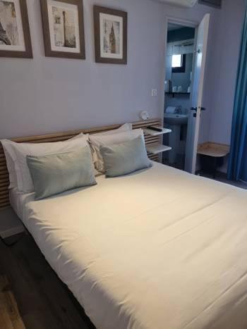 איל-סור-לה-סורג Hotel Cantosorgue מראה חיצוני תמונה