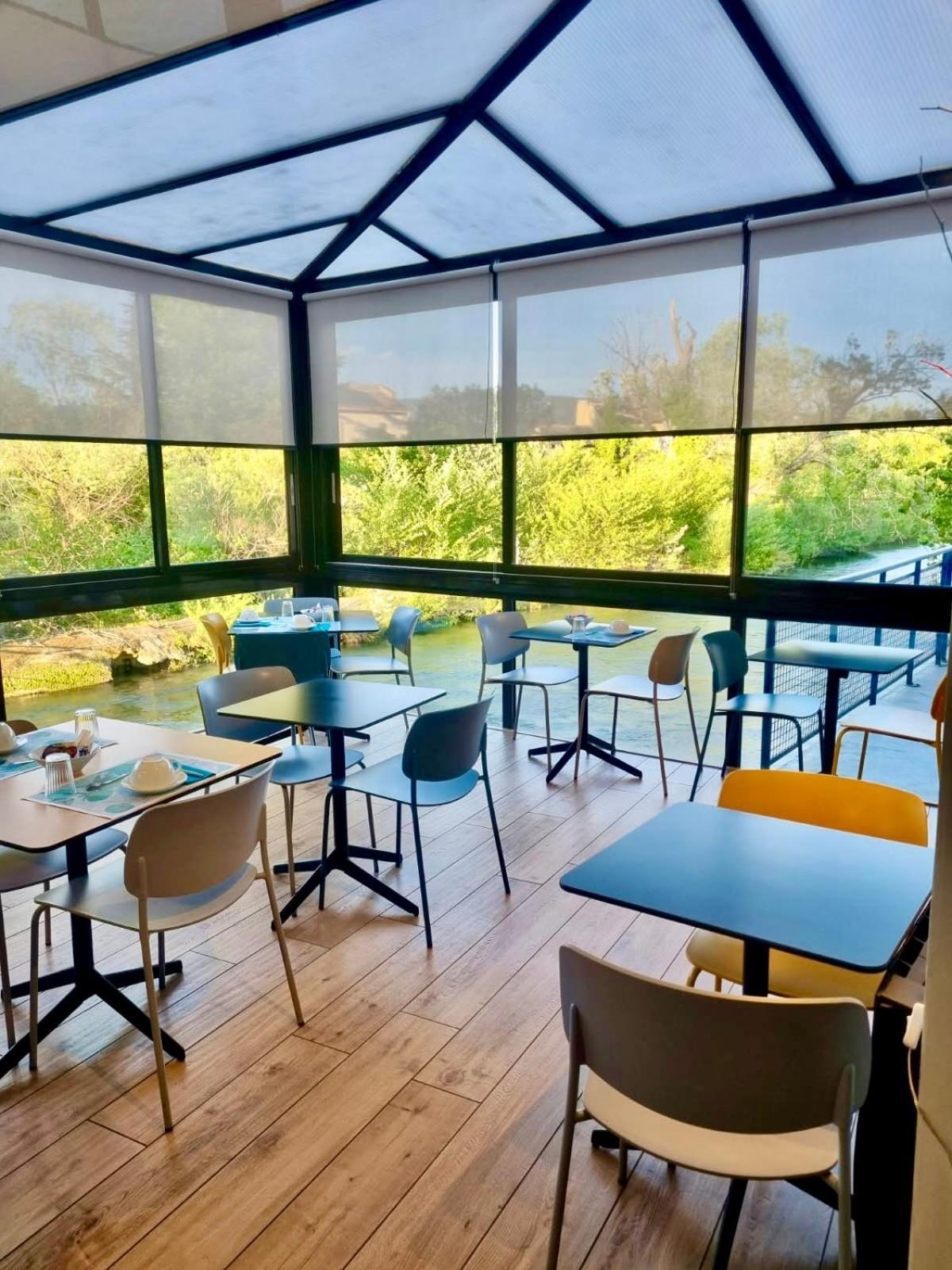 איל-סור-לה-סורג Hotel Cantosorgue מראה חיצוני תמונה